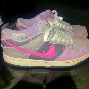 Women's Nike Dunk Low Size 8.5